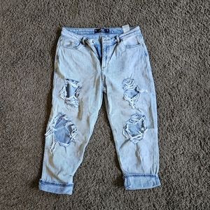 Hollister curvy high rise mom jean